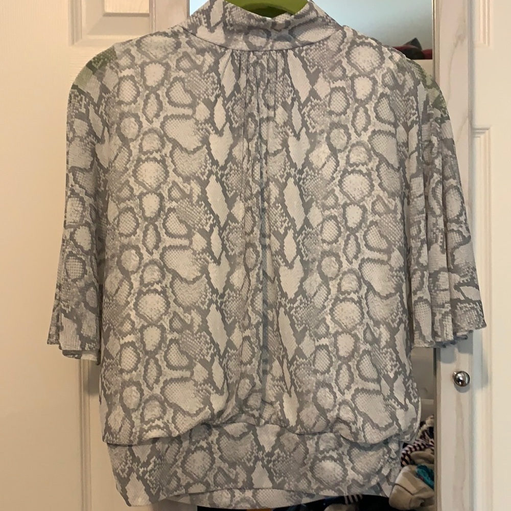 Jennifer Lopez shirt